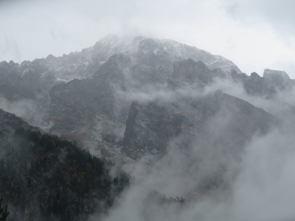 Georgia Gt Caucasus Svaneti, Becho Valley,  Mysterious, misty high peaks, Walkopedia