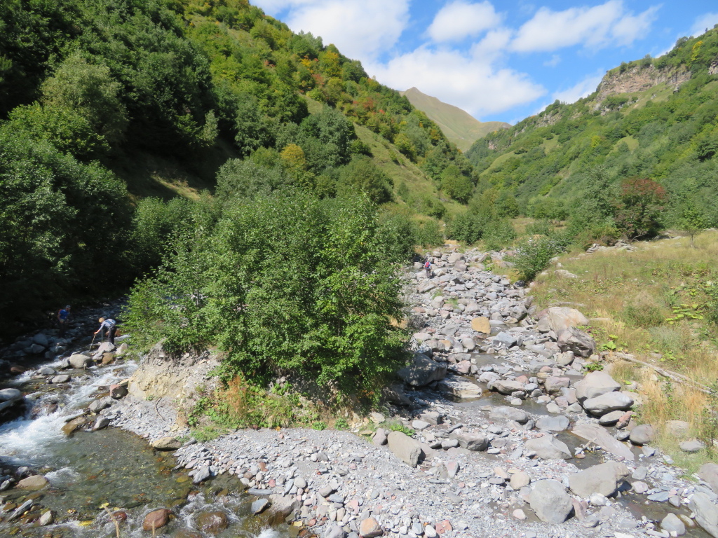 Georgia Gt Caucasus Around Gudauri, Khada Valley and Fire Cross Tower, Main river , Walkopedia