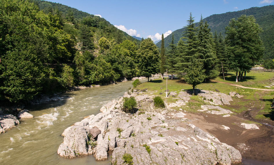 Georgia Gt Caucasus Svaneti, To Tobavarchkhili Lake, Mukhuri. Fluss Khobitskali , Walkopedia