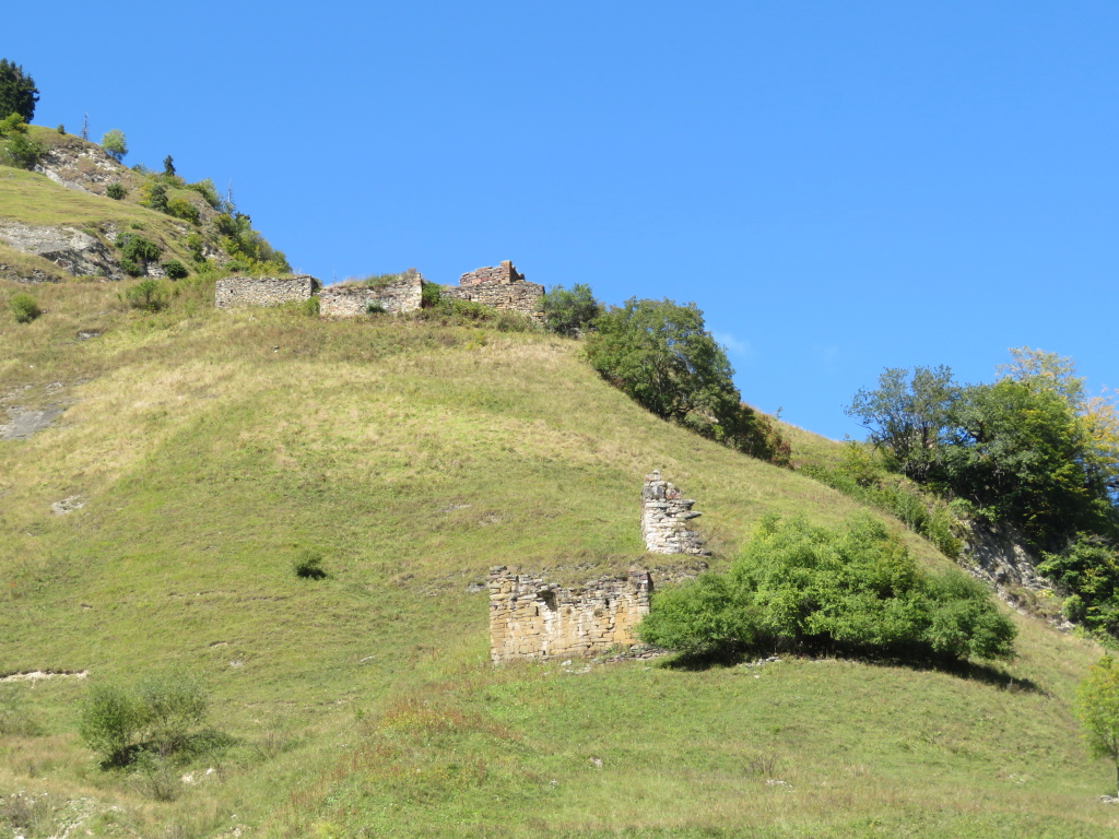 Georgia Gt Caucasus Khevi, Khevi, Kazbegi and the Military Highway , Khada, Ridge with several towers, Walkopedia