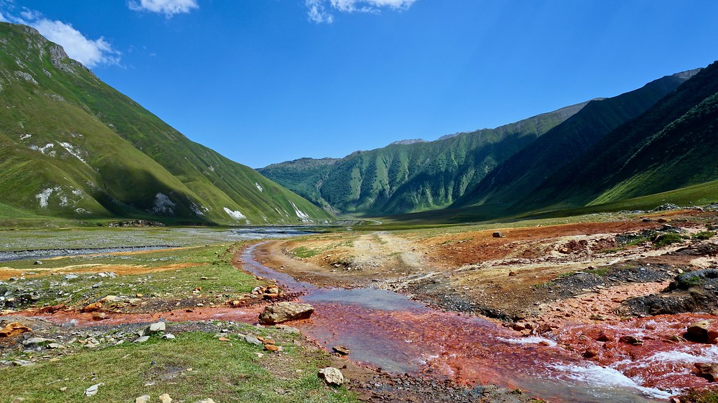 Georgia Gt Caucasus Khevi, Khevi, Kazbegi and the Military Highway , Truso valley, passing mineral springs, Walkopedia