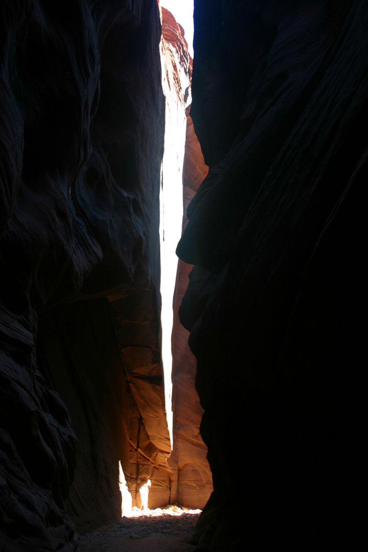 Vermillion Cliffs, Coyote Buttes : Buckskin Gulch  - © Flickr user thegrekle