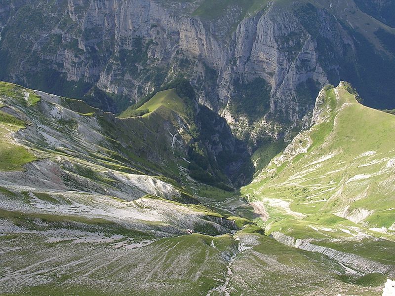 Italy Sibillini, Gola dell'Infernaccio, Gola dell'infernaccio seen from Mount Sibilla , Walkopedia