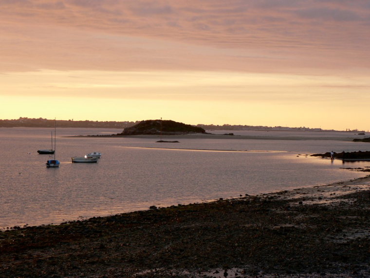 France Brittany, Carantec, Ile de Callot, Sunset at Carantec, Ile Callot, Walkopedia