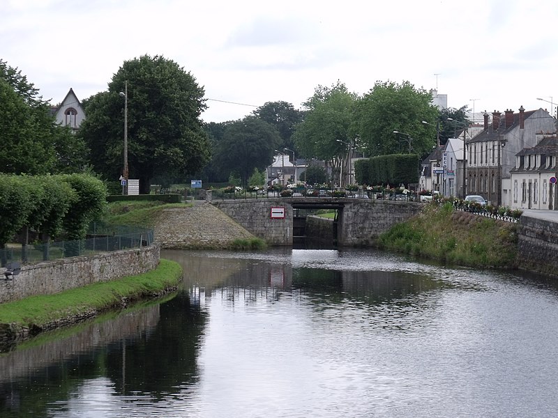 France Brittany, Brest-Nantes Canal, Pontivy canal, Walkopedia