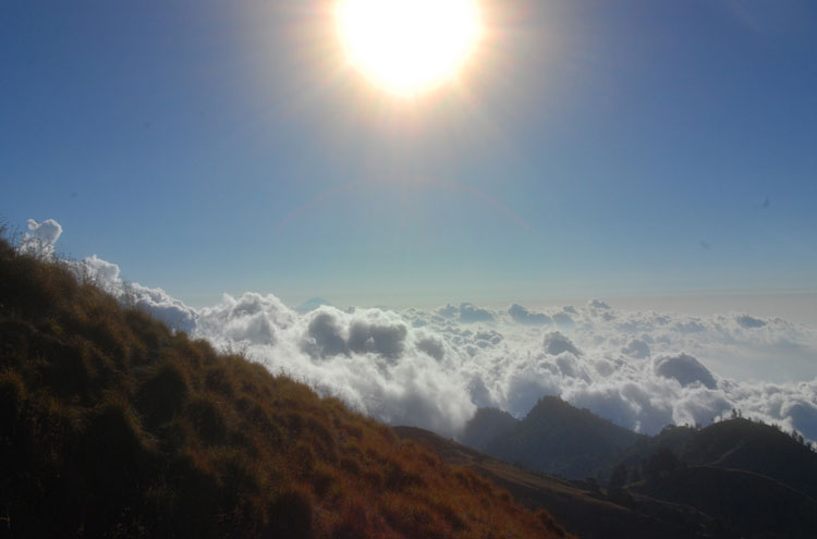 Indonesia Lombok, Mount Rinjani, Mount Rinjani Trip -fom Flickr user Habi, Walkopedia