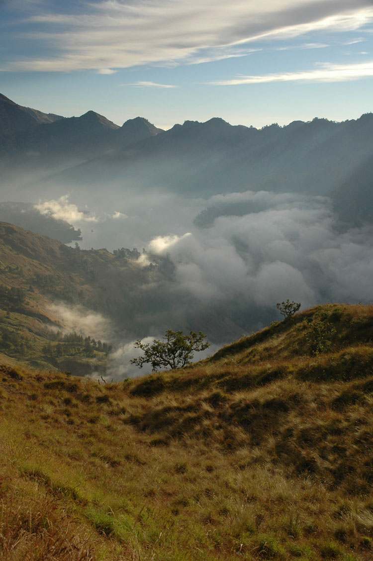 Indonesia Lombok, Mount Rinjani, Rinjani Photo Traveler's Note - ? From Flickr user Sektordua, Walkopedia