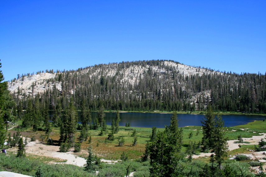 USA California Yosemite, Sunrise Lakes and Clouds Rest , Upper Sunrise Lake, Walkopedia