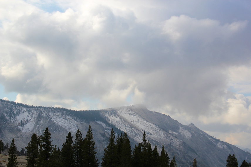 USA California Yosemite, Sunrise Lakes and Clouds Rest , Clouds on Clouds Rest, Walkopedia