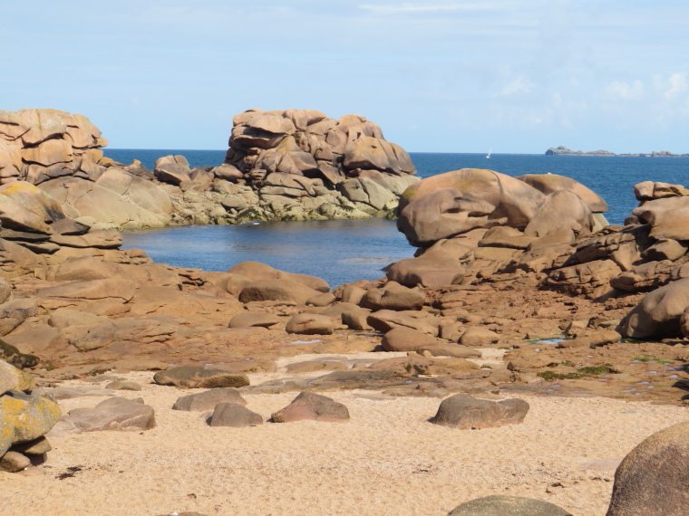 France Brittany, Brittany, Cote de Granit Rose - S d Douaniers 3, Walkopedia