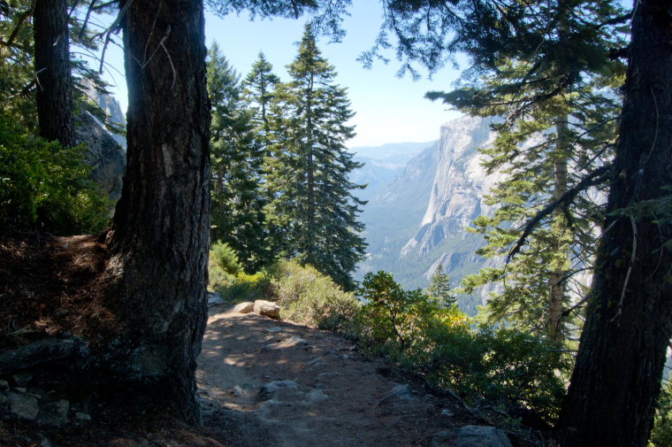 USA California Yosemite, Four Mile Trail, Trail Downhill, Walkopedia