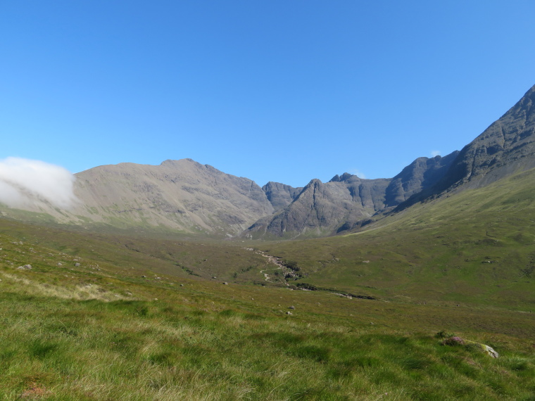 United Kingdom Scotland Isles Skye, Coire na Creiche, Coire na Creiche, afternoon light, Walkopedia