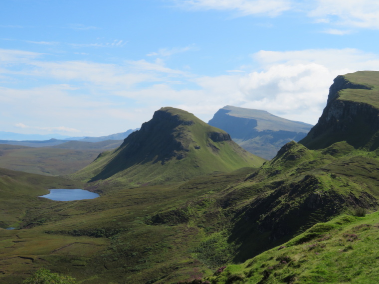 United Kingdom Scotland Isles Skye, Quiraing, Looking sourth from near pass, Walkopedia