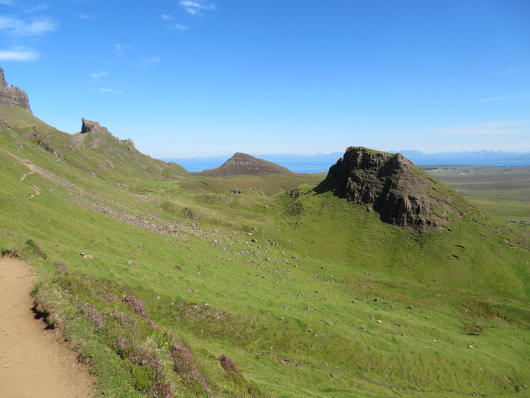 United Kingdom Scotland Isles Skye, Quiraing, Looking north at the Quiraing, Walkopedia