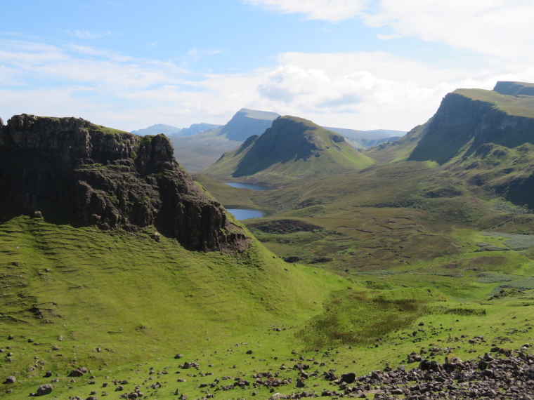 United Kingdom Scotland Isles Skye, Quiraing, Looking south from Quiraing, Walkopedia