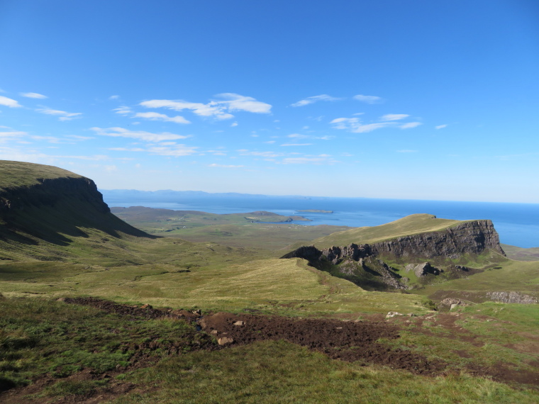 United Kingdom Scotland Isles Skye, Quiraing, North to Rubha Hunish and Outer Hebrides from Quiraing, Walkopedia