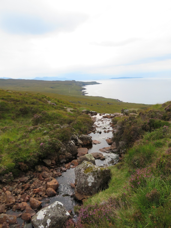 United Kingdom Scotland Isles Skye, Coire Lagan and Sgurr Alasdair, NW from Coire Lagan walk, Walkopedia