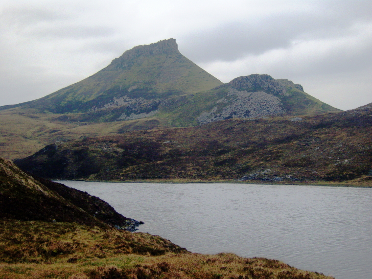 United Kingdom Scotland Isles Skye, Raasay, Dun Caan, on the Island of Raasay, Walkopedia