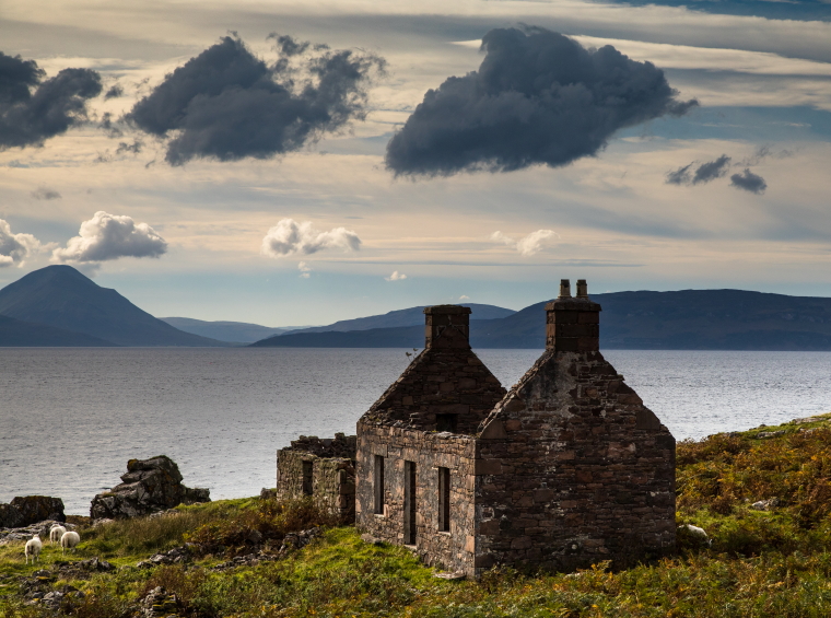 United Kingdom Scotland Isles Skye, Raasay, Looking from Applecross to Raasay and Skye in the distance, Walkopedia