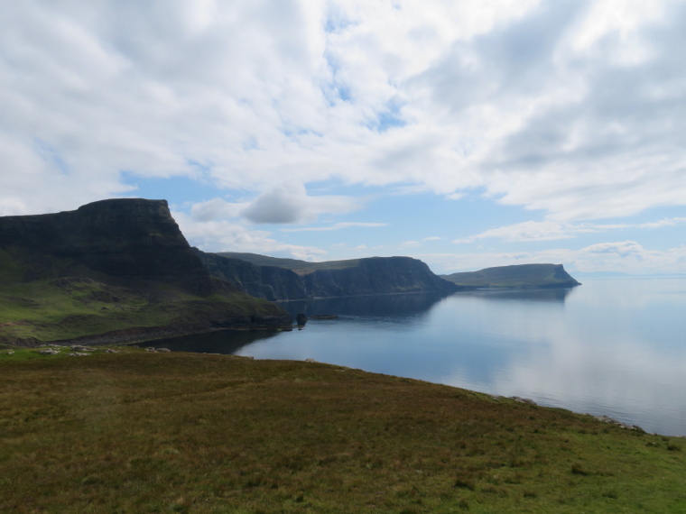 United Kingdom Scotland Isles Skye, NW Capes and Cliffs, S from Neist Point to Waterstein, Ramasaig, Hoe, Walkopedia