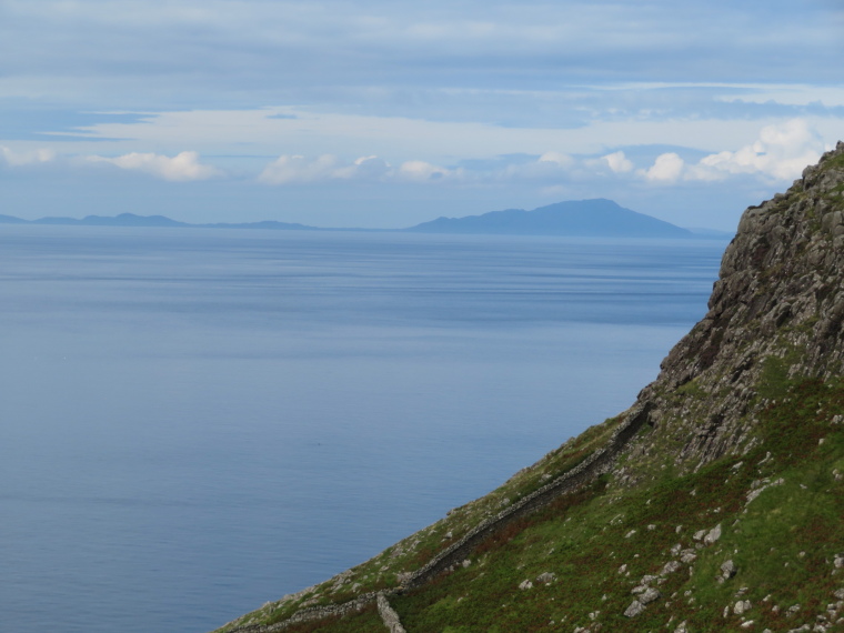 United Kingdom Scotland Isles Skye, NW Capes and Cliffs, Outer Hebrides from Neist Point, Walkopedia