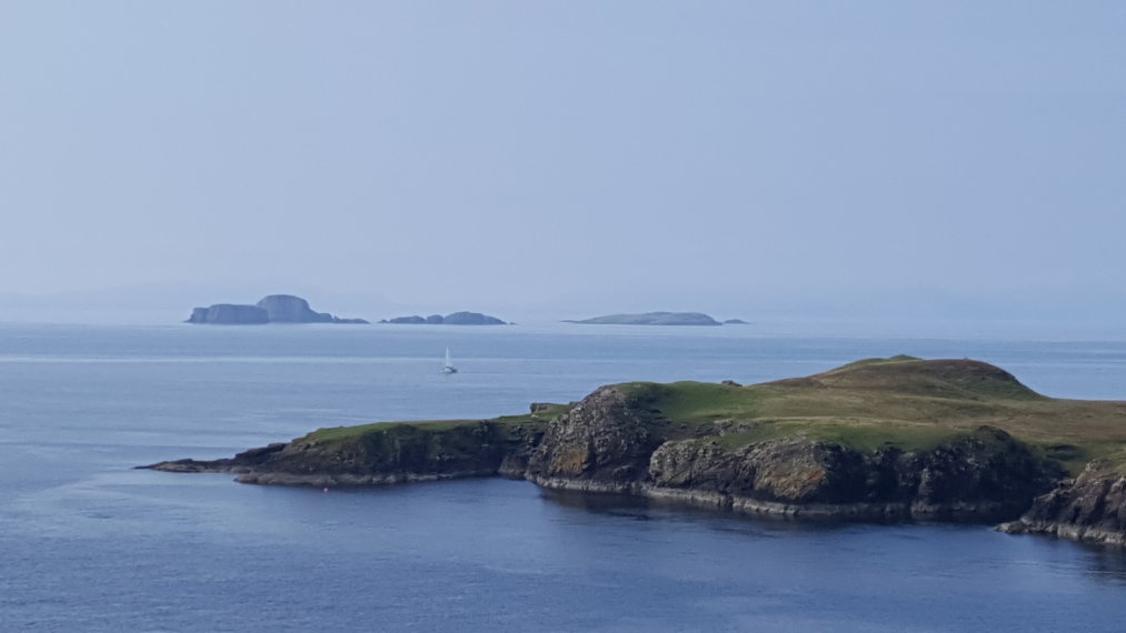 United Kingdom Scotland Isles Skye, Rubha Hunish, Rubha Hunish and on outward from the cliff path, Walkopedia