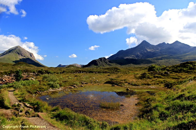 United Kingdom Scotland Isles Skye, Glen Sligachan, Looking West up Glen Sligachan, Walkopedia