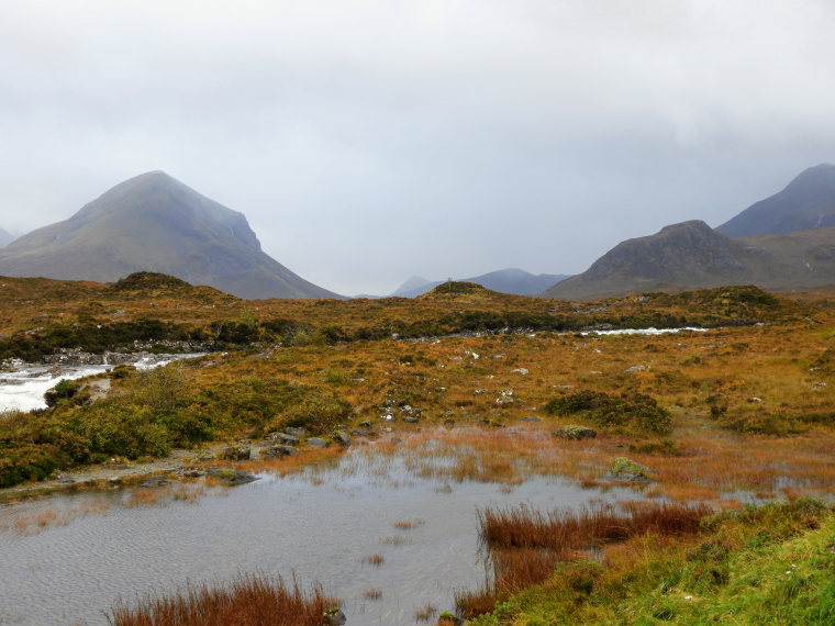 United Kingdom Scotland Isles Skye, Glen Sligachan, Glen Sligachan , Walkopedia