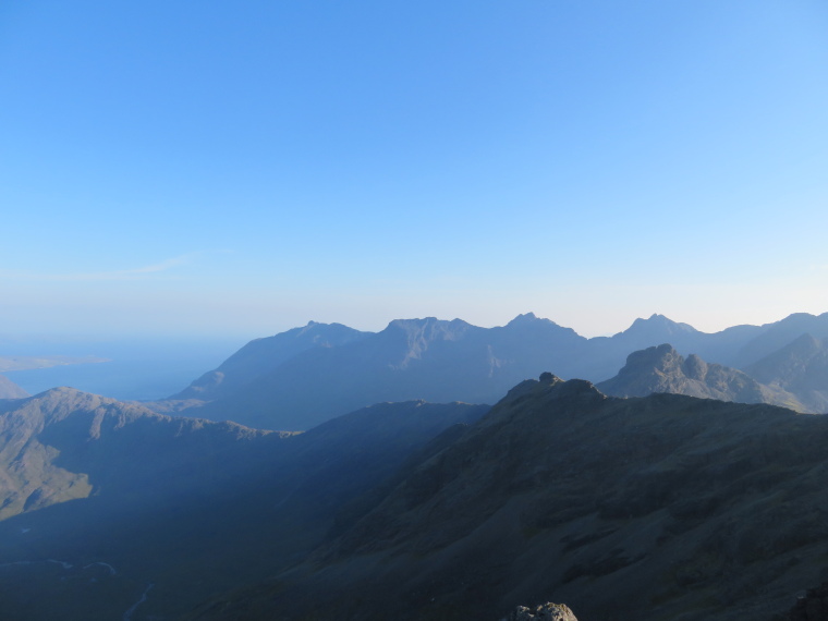 United Kingdom Scotland Isles Skye, Bruach na Frithe, Southern Black Cuillin summits from Bruach na Frithe, Walkopedia