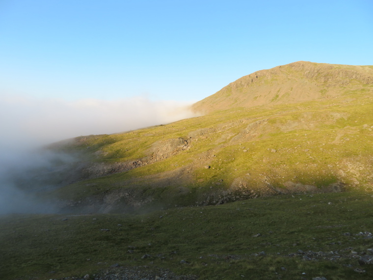 United Kingdom Scotland Isles Skye, Bruach na Frithe, Just above the cloud, 8pm, Walkopedia