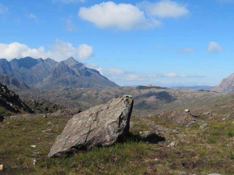 United Kingdom Scotland Isles Skye, Sgurr na Stri, Mid Sgurr na Stri ridge - head right at rhomoid stone for Camasunary, Walkopedia