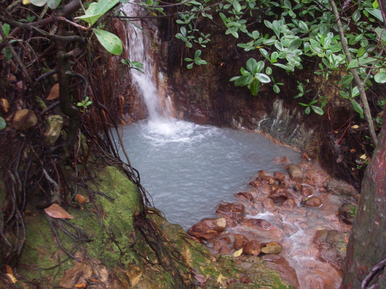 Dominica Carribean, Valley of Desolation, Boiling Lake, Hot Tub in the Valley of Desolation, Walkopedia