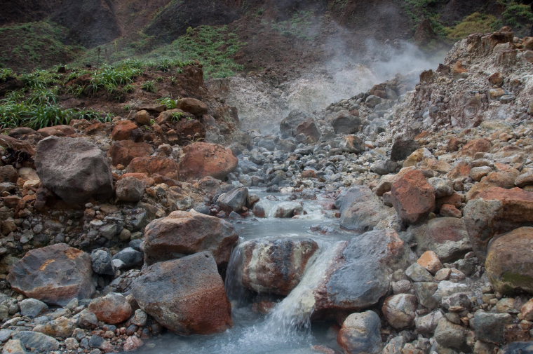 Dominica Carribean, Valley of Desolation, Boiling Lake, in the Valley of Desolation, Walkopedia