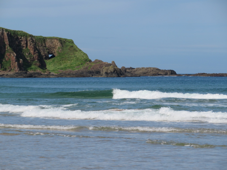 United Kingdom Northern Ireland Causeway Coast, Ballintory to Giants Causeway, Gid point with door, Walkopedia