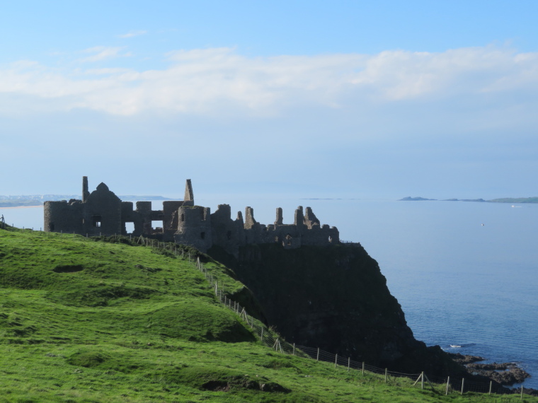 United Kingdom Northern Ireland Causeway Coast, Causeway Coast Way, Dunluce castle, Walkopedia