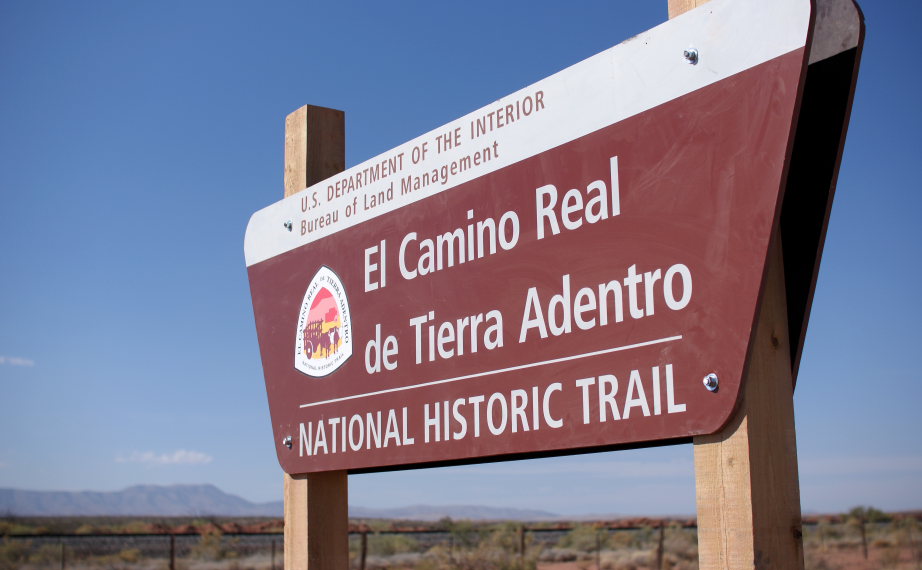 Mexico, Camino Real de Tierra Adentro, The Yost Escarpment Trailhead sign, Walkopedia