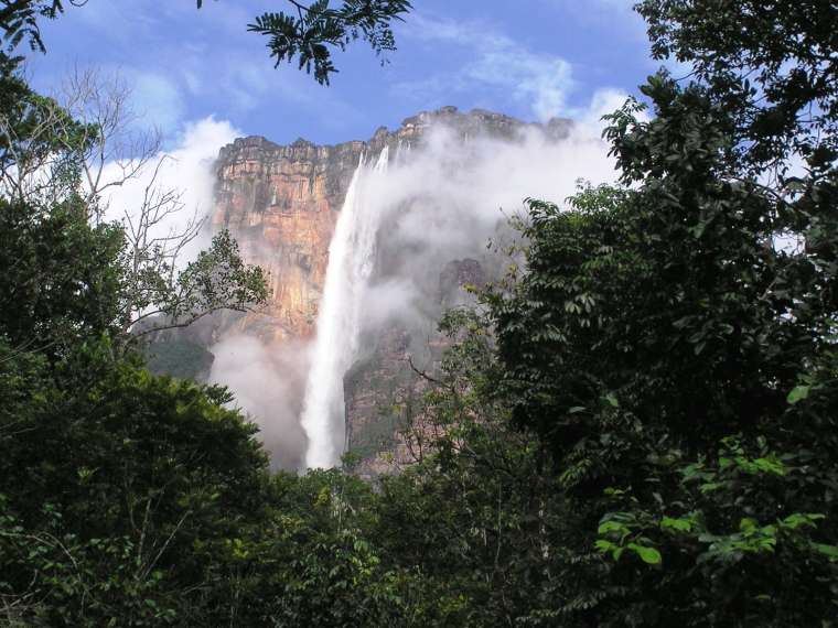 Angel Falls: Salto_Angel_from_Raton - © wiki user  Kerepakupai meru...