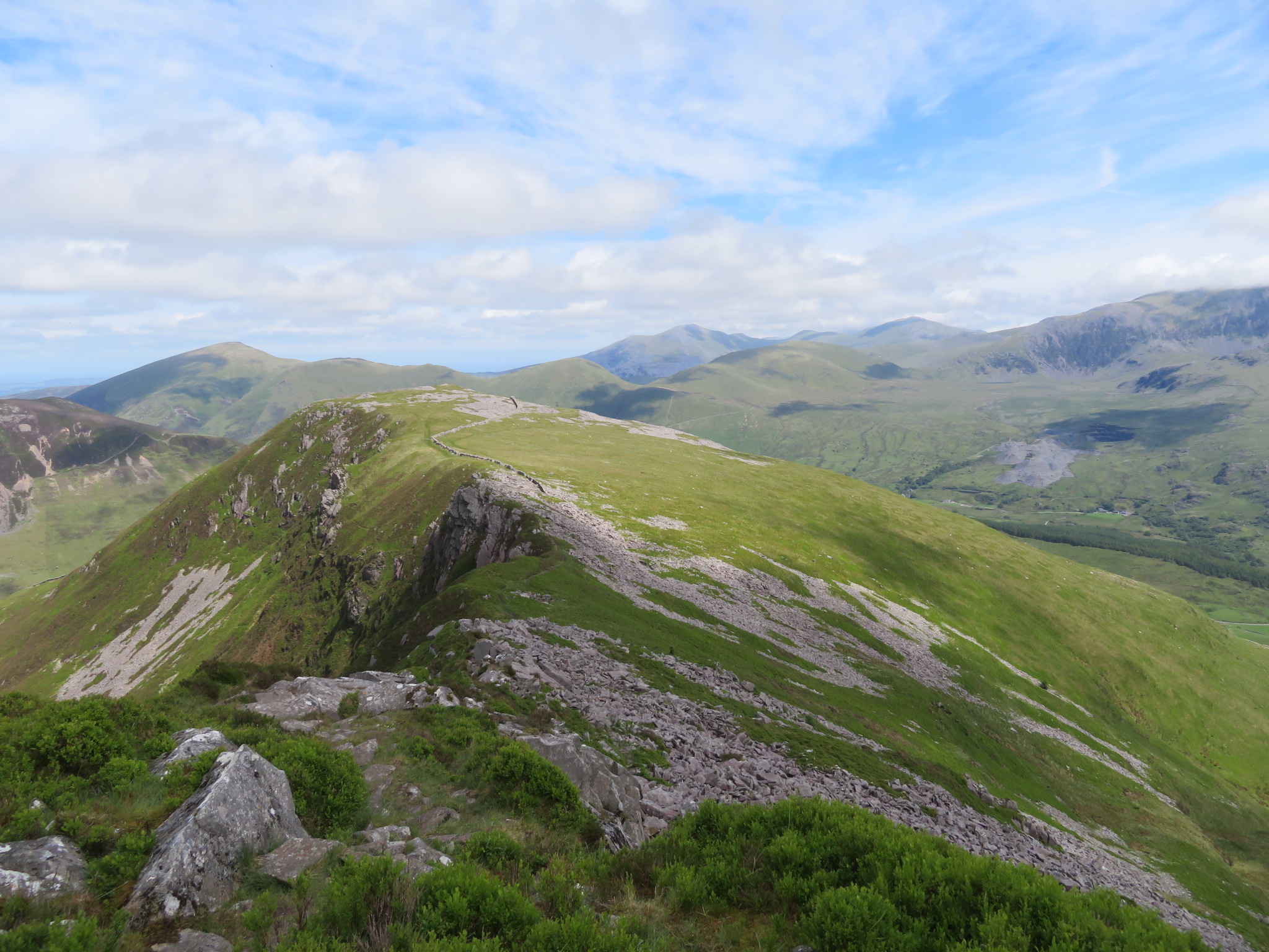 United Kingdom Wales Snowdonia, Nantlle Ridge, Back to Y Garn, Walkopedia