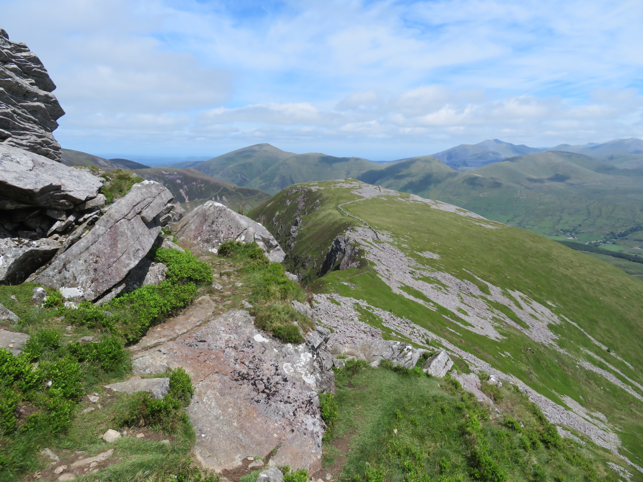 United Kingdom Wales Snowdonia, Nantlle Ridge, Y Garn frm sharp ridge, Walkopedia