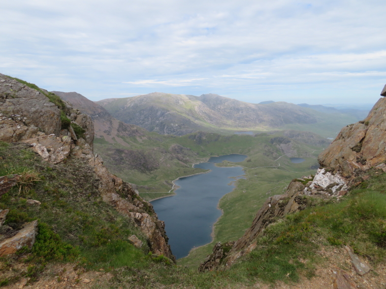 United Kingdom Wales Snowdonia, Y Lliwedd, NE from LLiwedd, Walkopedia