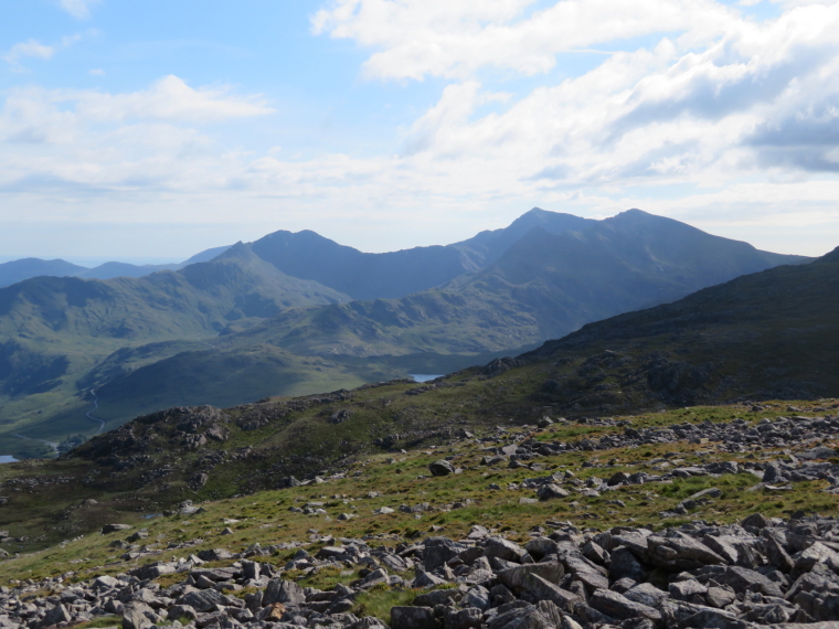 United Kingdom Wales Snowdonia, Y Lliwedd, LLiwedd, Snowdon, Crib Goch below right, from below Glyder Fach, Walkopedia