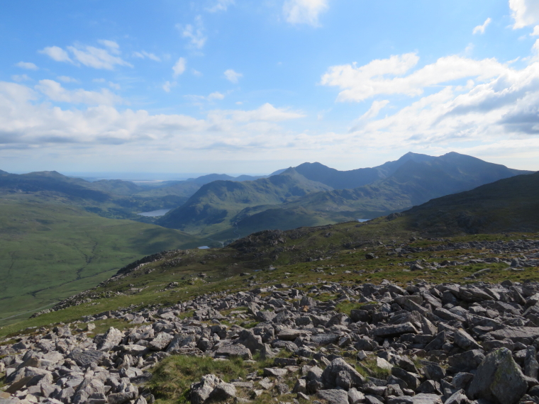 United Kingdom Wales Snowdonia, Y Lliwedd, LLiwedd, Snowdon, Crib Goch below right, from below Glyder Fach, Walkopedia