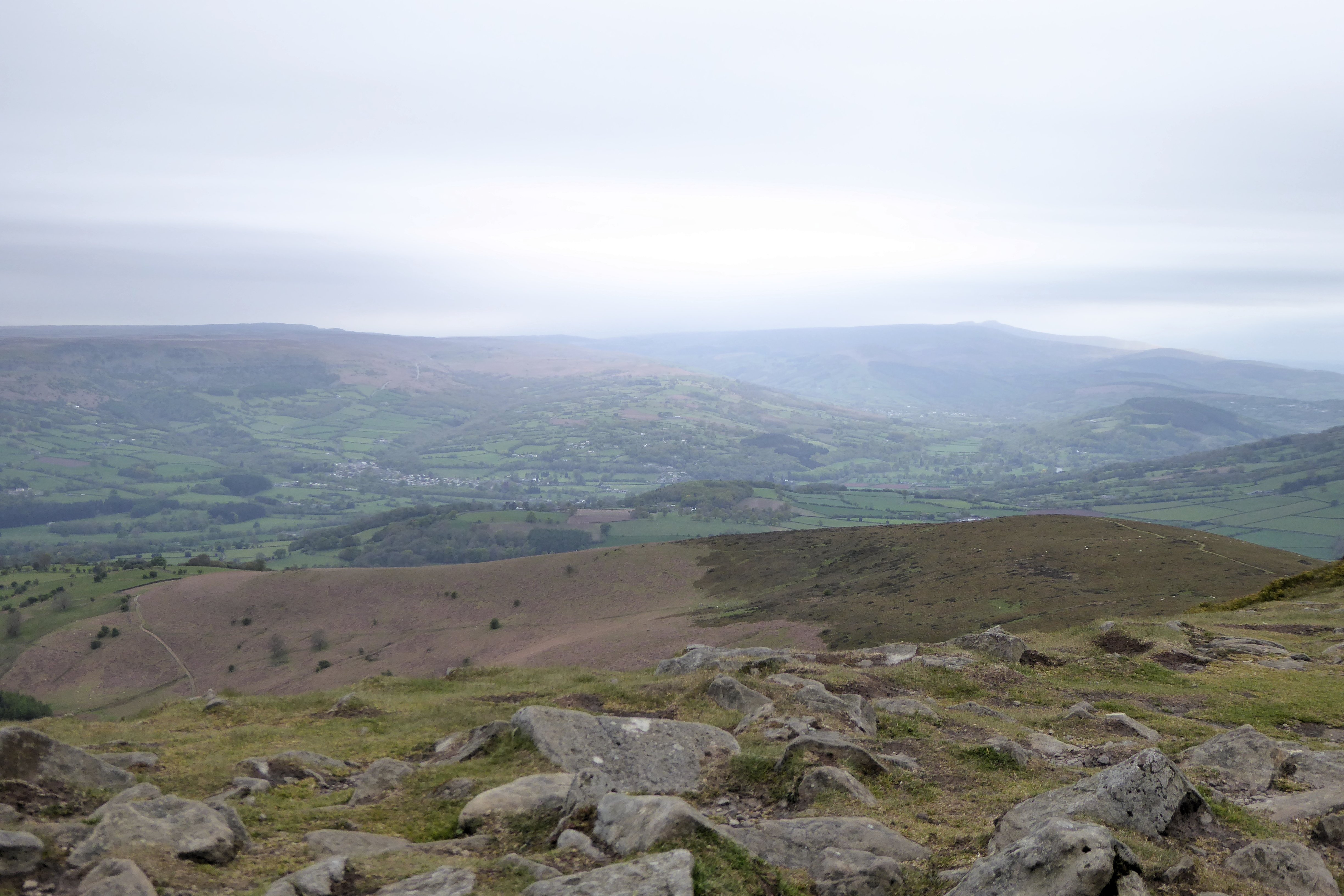 United Kingdom Wales Black Mountains, Sugarloaf, Sugarloaf summit views, Walkopedia