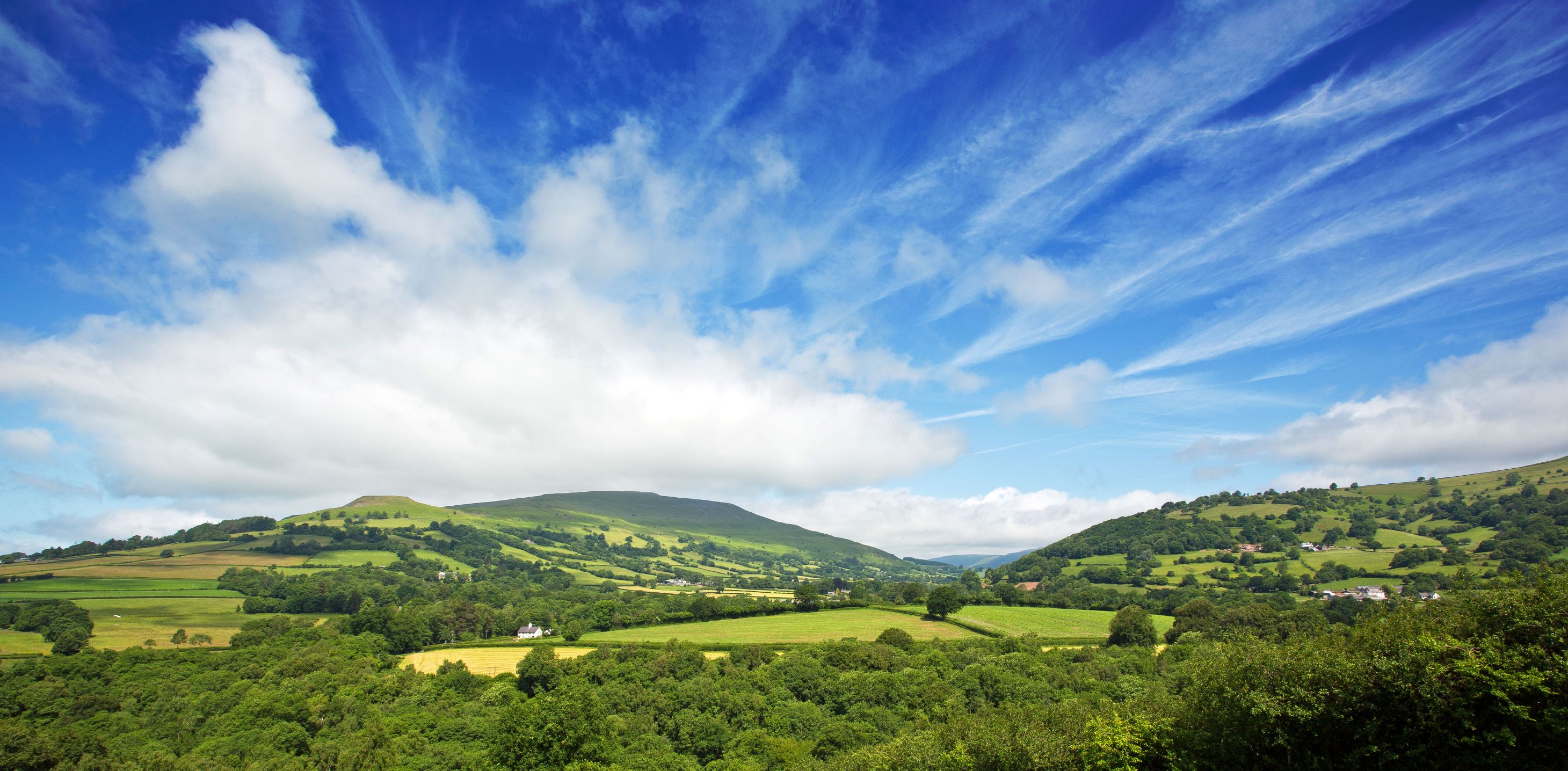 United Kingdom Wales Black Mountains, Sugarloaf, Towards Table mountain from Sugar Loaf, Walkopedia