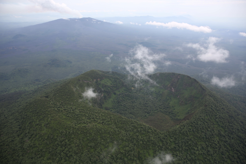 Rwanda, Virunga Mountains, Heart shaped volcano crater c Nyiamulagira volcano, Walkopedia