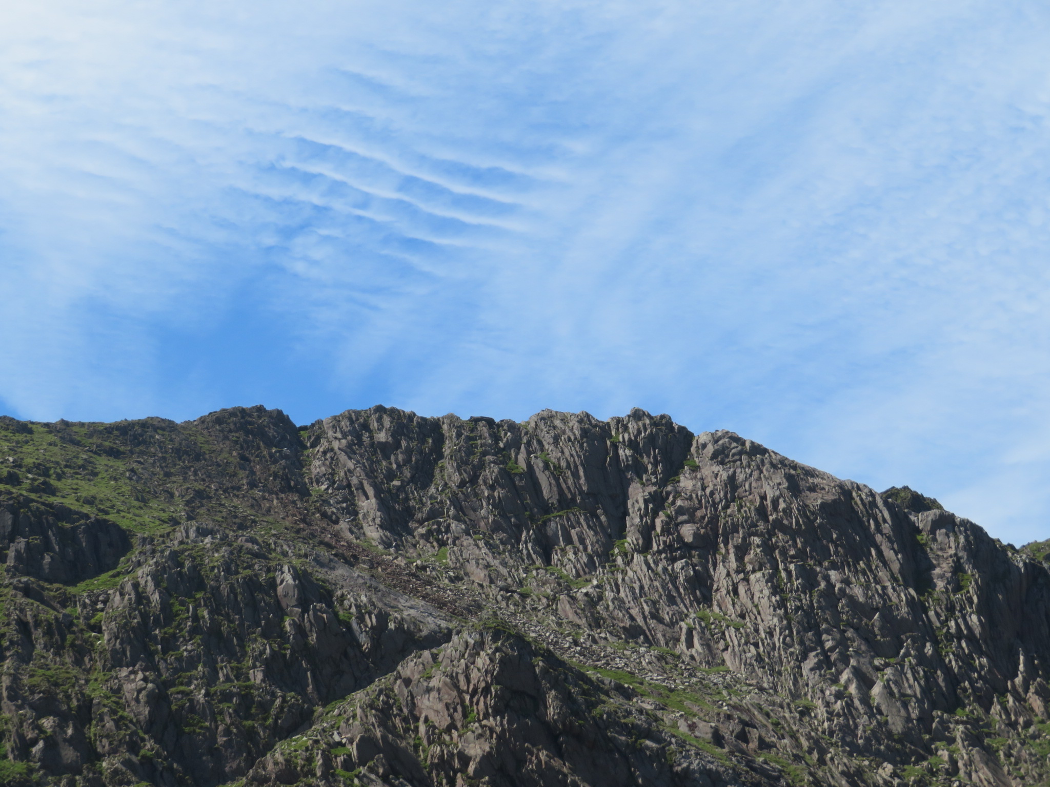 United Kingdom Wales Snowdonia, Snowdon Horseshoe, Jagged Lliwedd and sky, Walkopedia