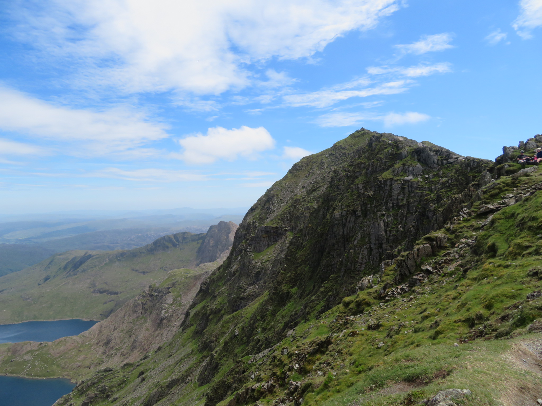 United Kingdom Wales Snowdonia, Snowdon Horseshoe, Along summit ridge, Walkopedia