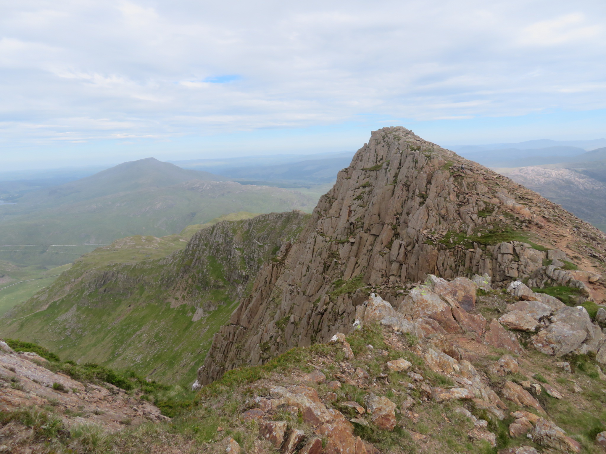 United Kingdom Wales Snowdonia, Snowdon Horseshoe, LLiwedd summit ridge, Walkopedia