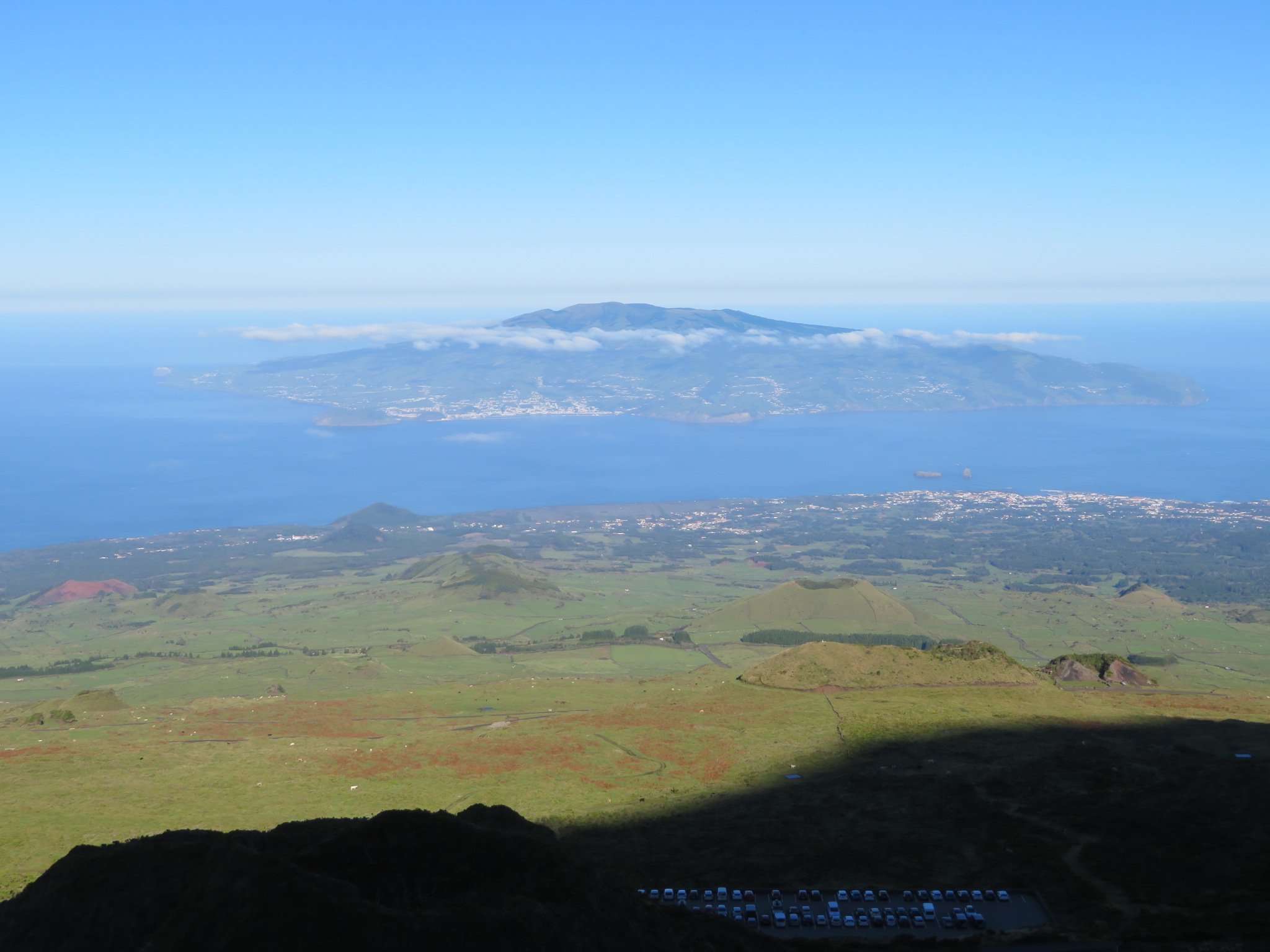 Portugal Azores Pico, Pico Volcano, Start of climb, looking twds Faial, Walkopedia