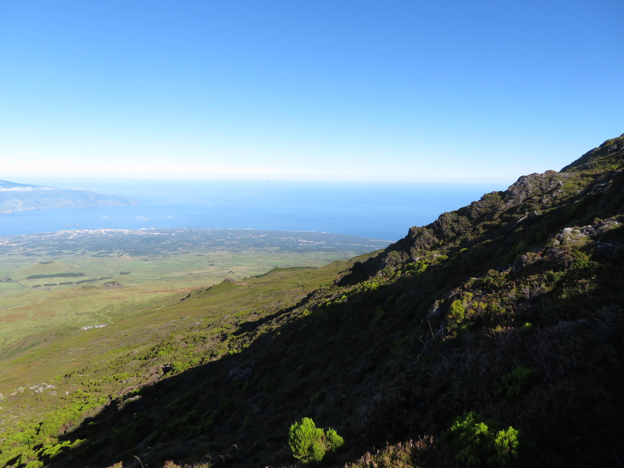 Portugal Azores Pico, Pico Volcano, Morning light, looking north, Walkopedia